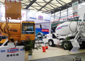 自動(dòng)上料攪拌車：恰當(dāng)?shù)谋ｐB(yǎng)，更長(zhǎng)的“壽命”
