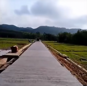 崎嶇！狹窄！坡路！魯樽自上料攪拌車(chē)在艱難山區(qū)創(chuàng)造無(wú)限可能！