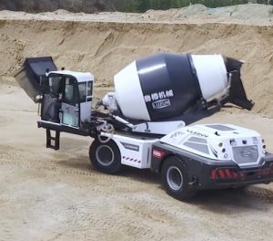魯樽LZ3500自上料攪拌車綜合評測：動作敏捷，效率卓越