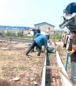 【用戶反饋】魯樽自動(dòng)上料攪拌車，一條龍服務(wù)新農(nóng)村基礎(chǔ)設(shè)施建設(shè)